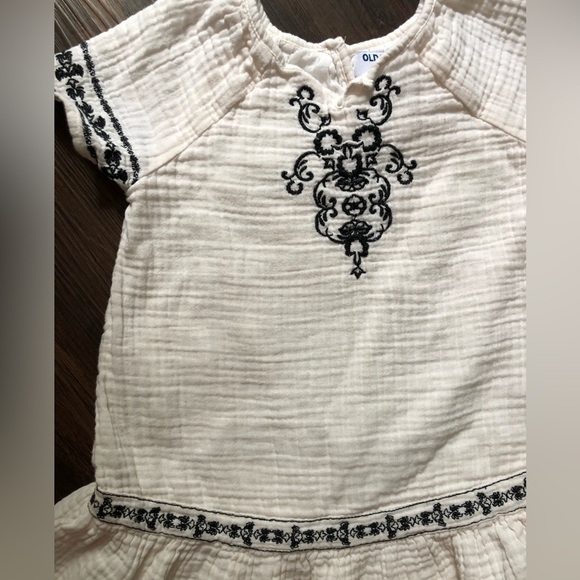 Old Navy White Embroidered Tiered Dress Baby Girl Toddler 4T Drop Waist Boho - Picture 3 of 7